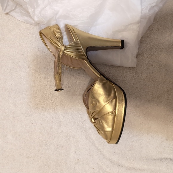 Salvatore Ferragamo Creations Vintage Reproduction Gold Heels - Picture 8 of 14